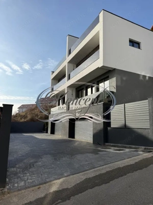 Casa exclusivista cu terasa si vedere panoramica - imagine 2