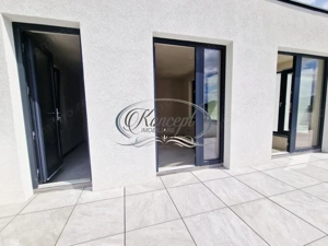 Casa exclusivista cu terasa si vedere panoramica - imagine 18