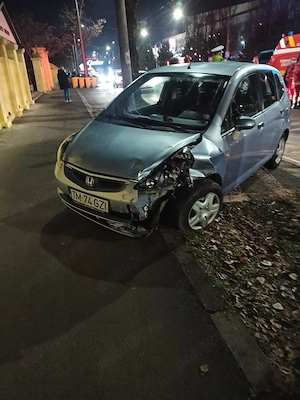 Honda Jazz 2004 avariat - imagine 5