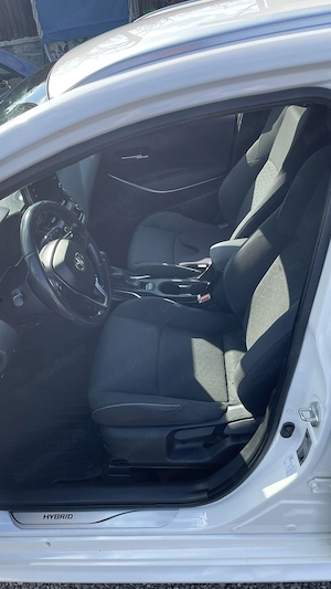 Toyota Corolla 1.8 hibrid 2019 - imagine 8