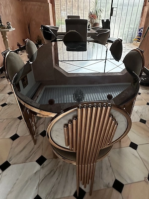 Masă dining din sticlă + 6 scaune elegante   design deosebit