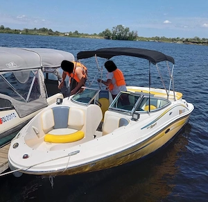 Vând barca Sea Ray 185 Sport 2007, 18000 lei