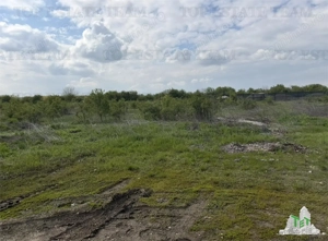 Teren intravilan langa Paradisul Verde | 1946 mp | Deschidere 46 ml | Proiect 3 case inclus | 115 eu