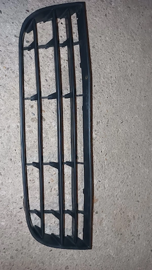 Grilă bară față VW Polo 9N Facelift  - imagine 2