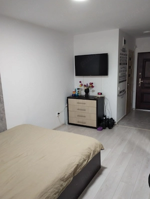Garsonieră modernă 30 mp complet mobilată(balcon 9 mp amenajat) + loc de parcare privat