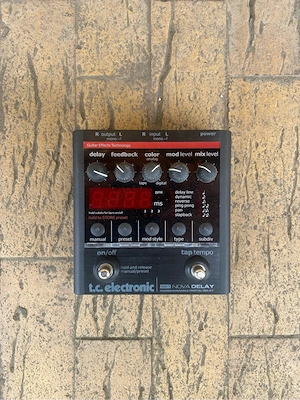 pedala efect chitara  t.c.electronic Nova Delay ND-1