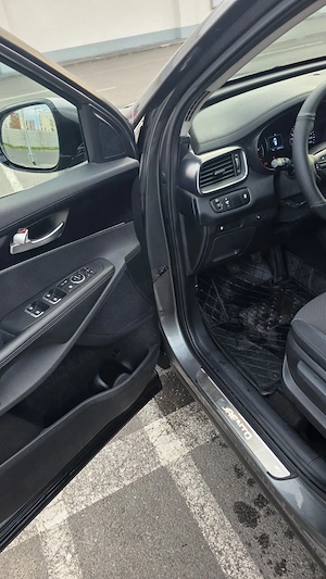 Kia Sorento - imagine 5