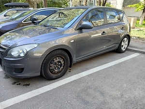 Vând Hyundai 130, an decembrie 2009, benzina + gaz, în stare buna de funcționare, RCA și ITP valabil - imagine 2