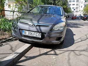 Vând Hyundai 130, an decembrie 2009, benzina + gaz, în stare buna de funcționare, RCA și ITP valabil
