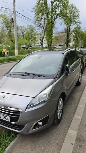 Peugeot 5008,anul 2014,7 locuri,automată