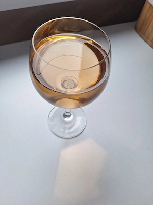 Vin alb demisec