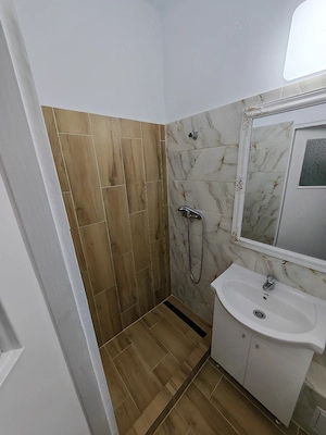 direct proprietar ofer garsoniera renovata recent zona Noua  - imagine 2