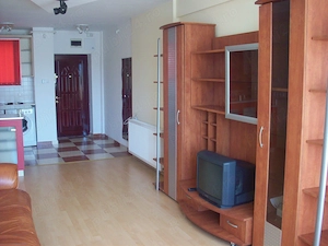 Inchiriez doua camere