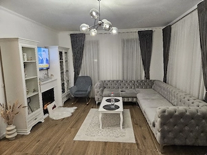 Vand casa cu beci (demisol) in Giroc