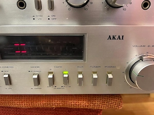 Amplificator Akai AM-U33   vintage japonez, funcționează perfect