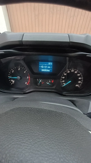 Vând microbuz de familie cu 8 locuri , scaune din piele  - imagine 10