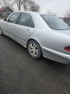 Mercedes  - imagine 3