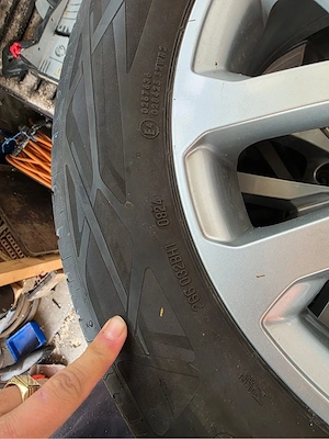 Vând set 4 jante aliaj 17 inch originale Renault, echipate cu anvelope Continental EcoContact 6 - imagine 2