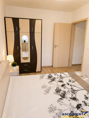 Apartament 2 camere, decomandat, etaj1, mobilat, utilat, parcare inclusa,Tractorul - imagine 2