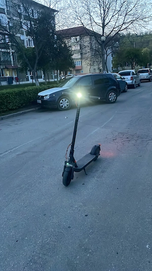 Vând trotinetă Xiaomi pro 2