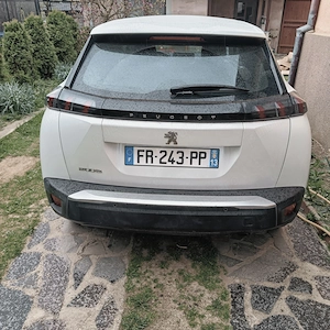 Peugeot model 2008,an 2020,1.2 benzina,cutie manuala - imagine 2