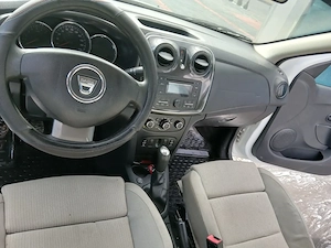 Inchiriez dacia logan 