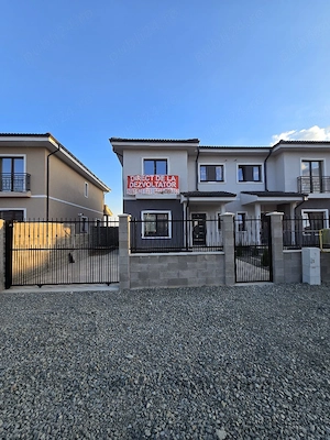 Dezvoltator vand Duplex 115mp utili  4 dormitoare si un living 3 bai 