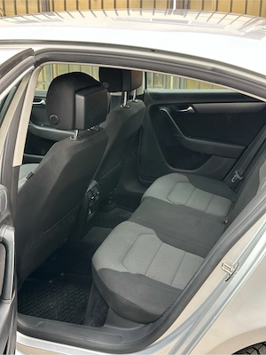 VW Passat B7 - 2.0 - 140 cp - Navigatie - Clima - Computer de bord - BlueMotion - imagine 5