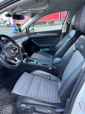 VW Passat B8 Variant 2.0 TDI DSG R-Line Interior   Navi   LED   Întreținut TOP - imagine 7