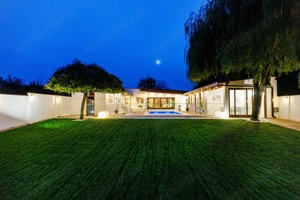 Proprietate unică – „Casa cu trei curți” semnata arhitect Romi Adam - imagine 3