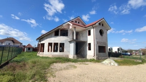 Vilă P+E, 378 mp, la roșu, Sânmartin, arhitectură unică, teren 726 mp