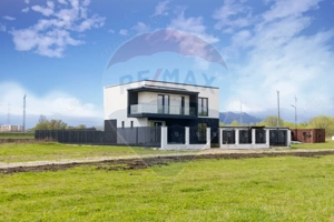 Vila moderna cu 4 camere,  P+E - teren 501 mp