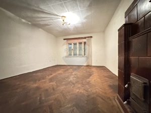 Casă deasupra Vilei Flora, curte dreaptă - imagine 8