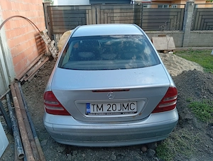 Vând întreaga sau dezmembrez Mercedes c clasa 2000 benzina plus gaz - imagine 5