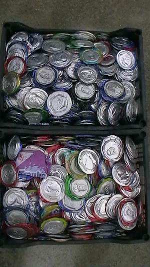 Doze din aluminiu pentru reciclare