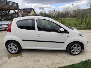 Peugeot 107    5 Uși | Navigație | AC | 175.000 km - imagine 5
