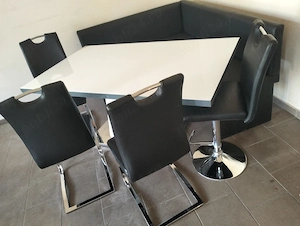 Colțar de bucătărie masă și 4 scaune 