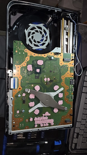 Servicii curățare Laptop PlayStation Xbox