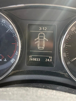 Vand Skoda Superb an 2011 2,0TDI 170cp - imagine 5