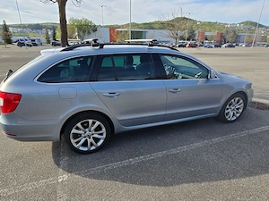 Vand Skoda Superb an 2011 2,0TDI 170cp - imagine 3
