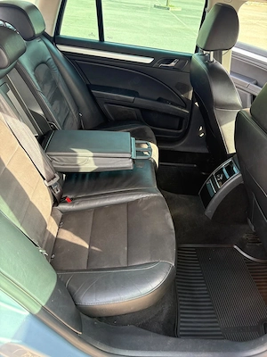 Vand Skoda Superb an 2011 2,0TDI 170cp - imagine 4