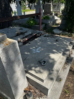 loc de veci cimitirul Eternitatea iasi