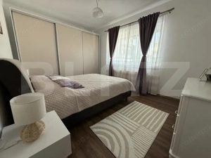  Apartament 3 camere de vânzare – Zona Tractorul, Brașov | Terasă + Parcare - imagine 2