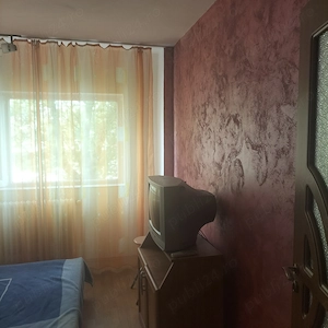 Vand apartament 2 camere decomandat et 1 - imagine 8