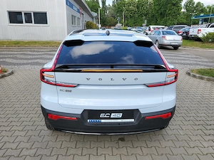 Volvo EC40 Plus Single Motor Extended Range - imagine 7