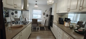 Apartament spațios cu 4 camere, complet mobilat și renovat modern, zonă C.R.Vivu - imagine 2