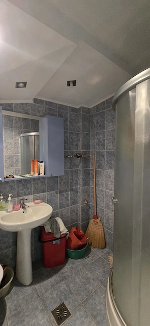 Vand apartament 2 camere - imagine 8