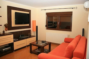 Inchiriez ap. 3 camere decomandate Tomis III, perioada lunga