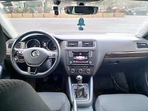 Volkswagen Jetta 2.0 TDI BlueMotion 2017 - unic proprietar - imagine 6