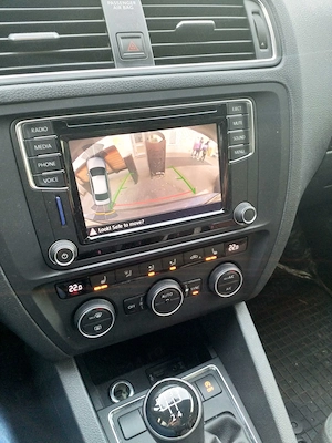 Volkswagen Jetta 2.0 TDI BlueMotion 2017 - unic proprietar - imagine 10